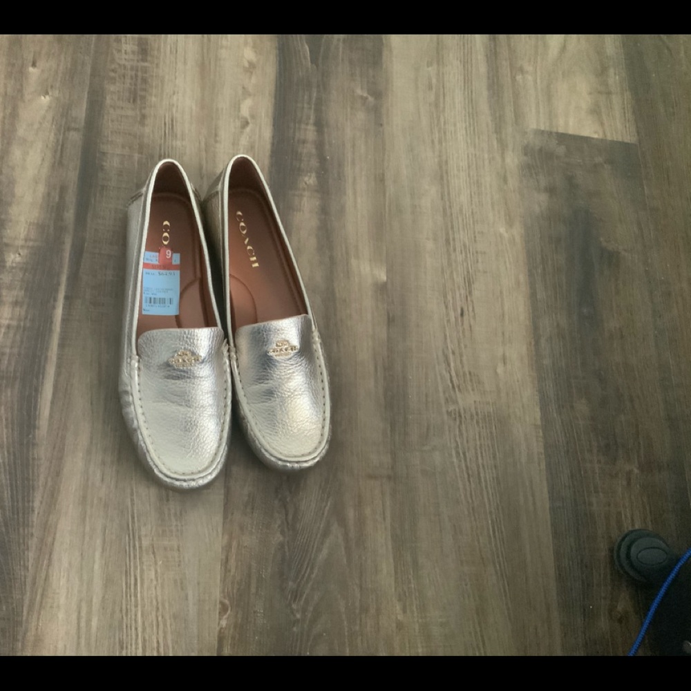 Shoes - Picture 2 of 4